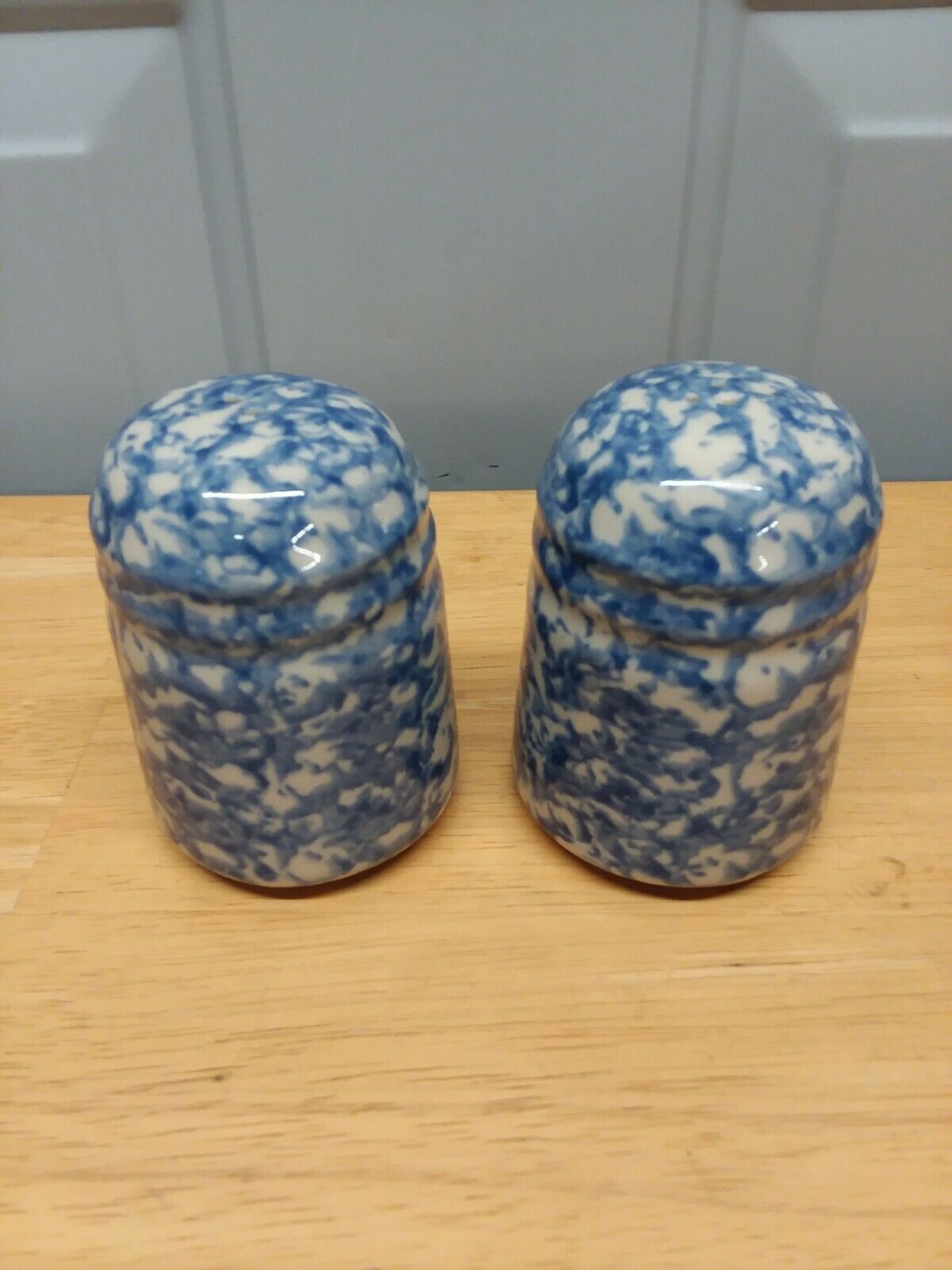 Vintage Gerald Henn Pottery Roseville Blue Spongeware Salt & Pepper Shakers