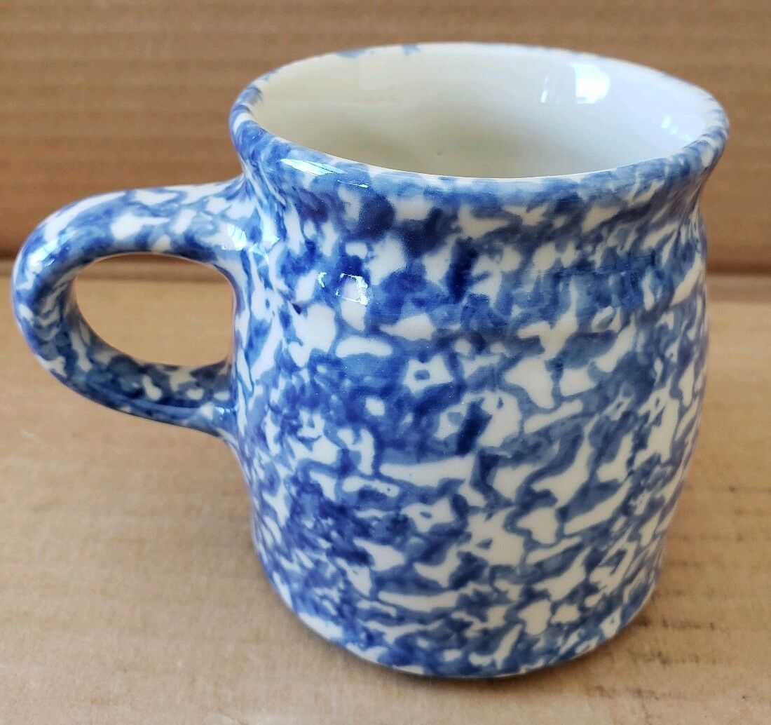 Henn Pottery  Blue Spongeware  Mug  (h45)